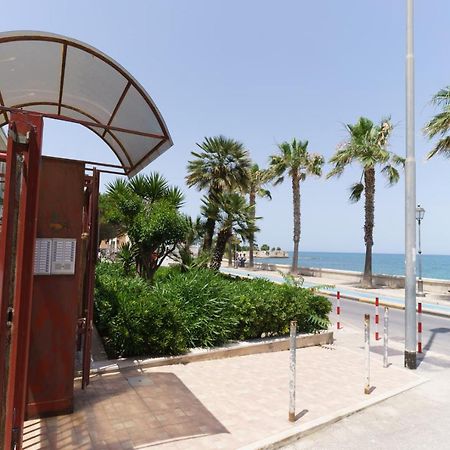 Nuvole Apartment Near The Beach Trani Buitenkant foto
