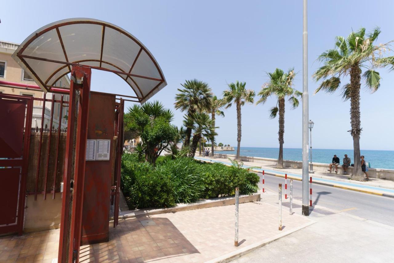 Nuvole Apartment Near The Beach Trani Buitenkant foto